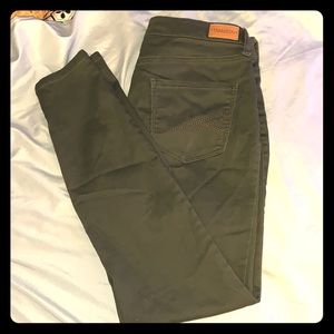 Aeropostale Army Green Skinny Jeans - Size 6